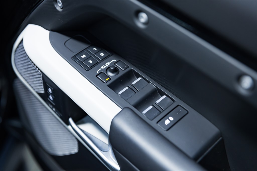 Used Land Rover Defender 2024 for sale - 78037005: Photo 17