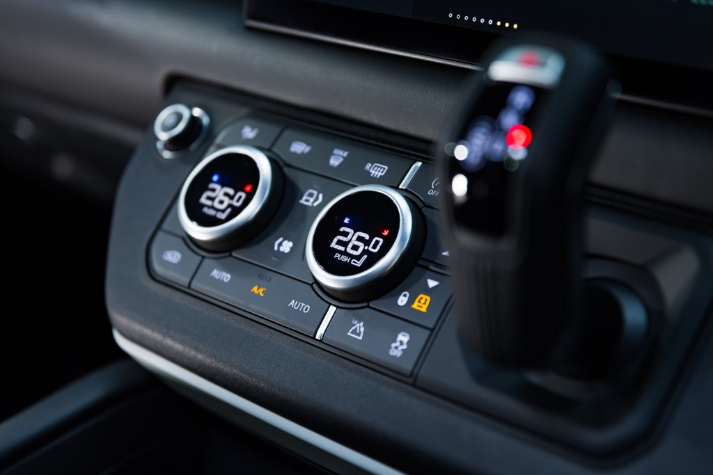 Used Land Rover Defender 2024 for sale - 78037005: Photo 37