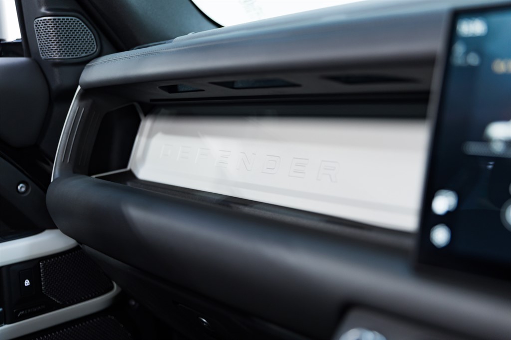 Used Land Rover Defender 2024 for sale - 78037005: Photo 43