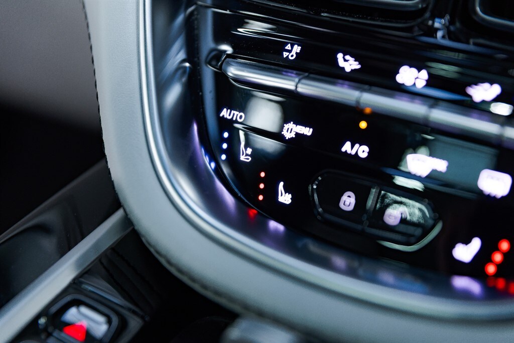 Used Aston Martin DBX 2020 for sale - 76738574: Photo 56