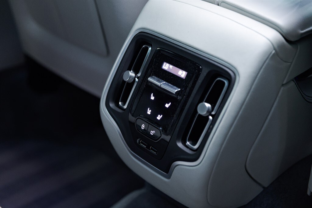 Used Aston Martin DBX 2020 for sale - 76738574: Photo 71