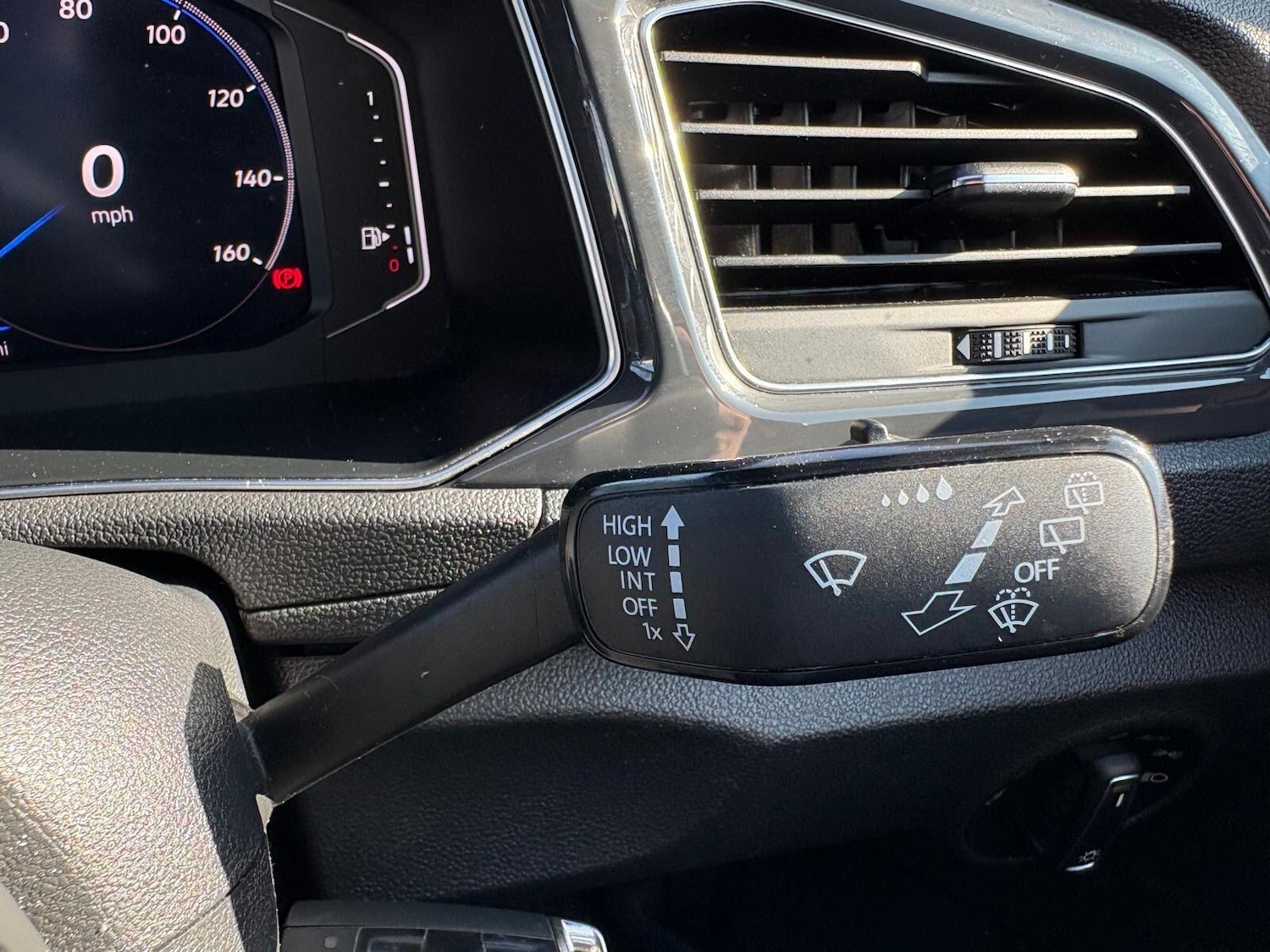 Used Volkswagen T-Roc 2018 for sale - 77783372: Photo 22