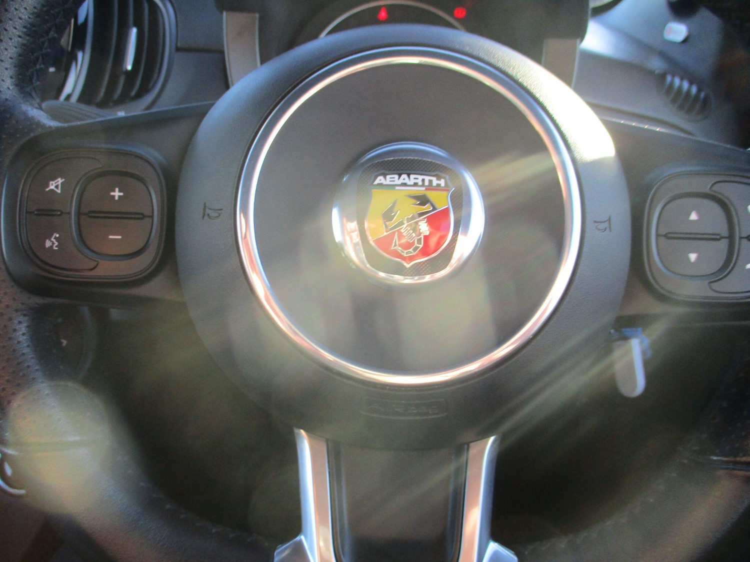 Used Abarth 500 for sale - 77306209: Photo 41