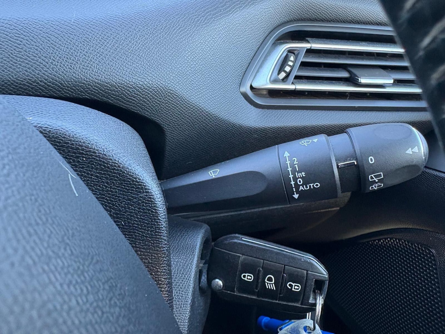 Used Peugeot 308 2015 for sale - 77586765: Photo 20