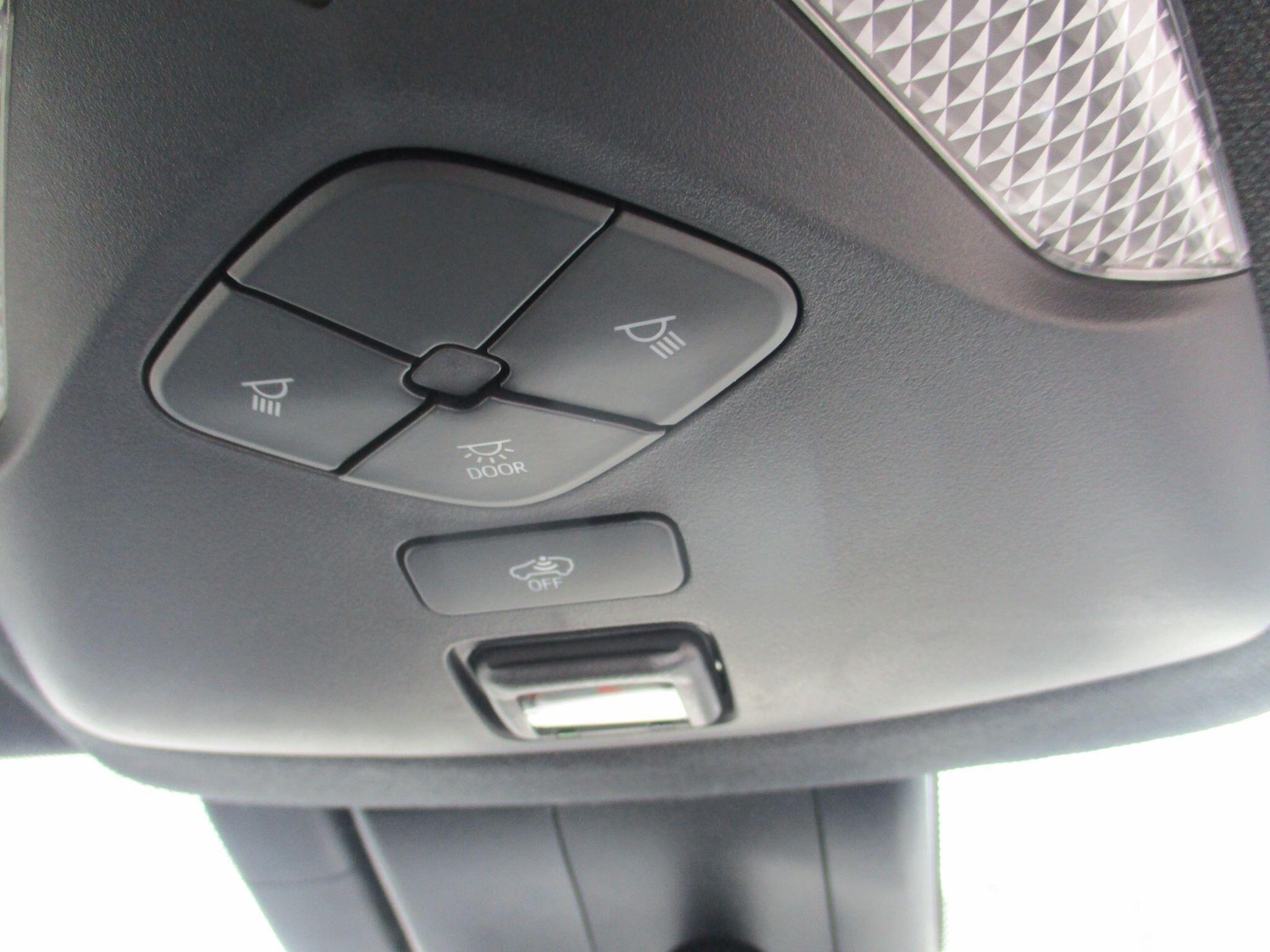 Used Toyota C-HR 2022 for sale - 76987740: Photo 31