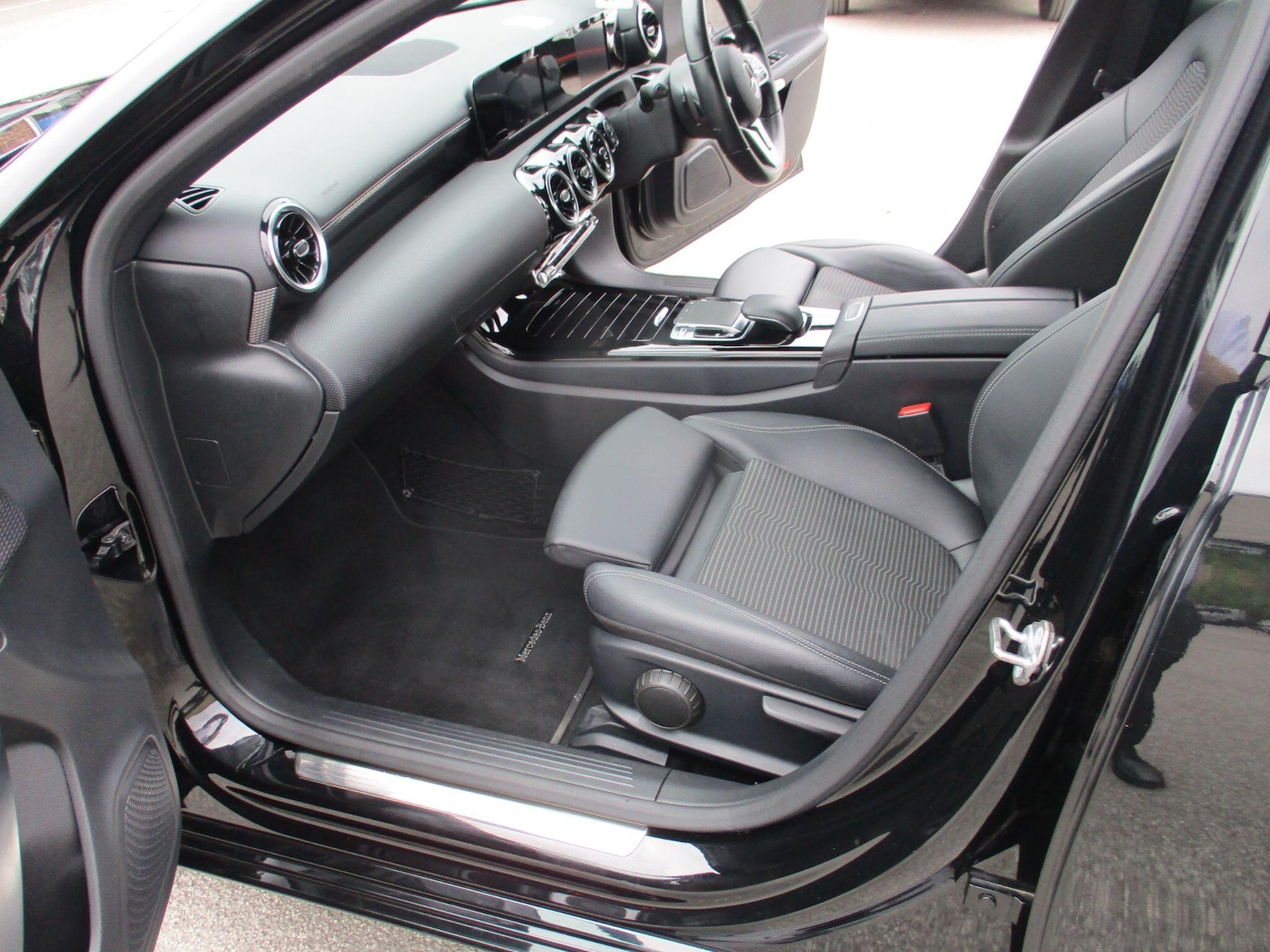 Used Mercedes-Benz A-Class 2020 for sale - 76473927: Photo 35