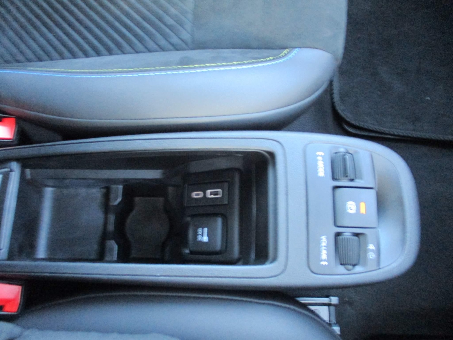 Used Abarth 500 2024 for sale - 76936341: Photo 19