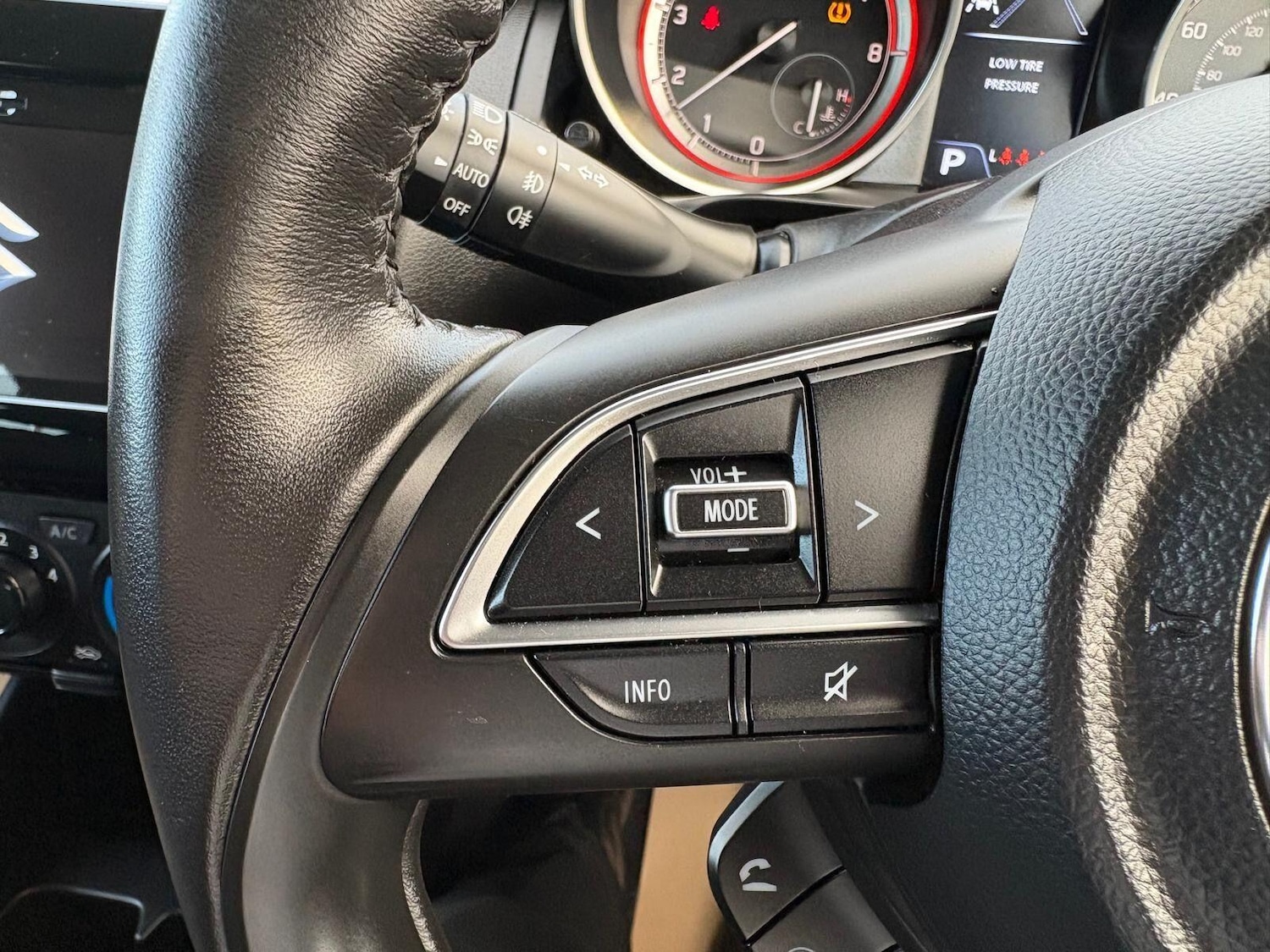 Used Suzuki Swift 2023 for sale - 78203698: Photo 23