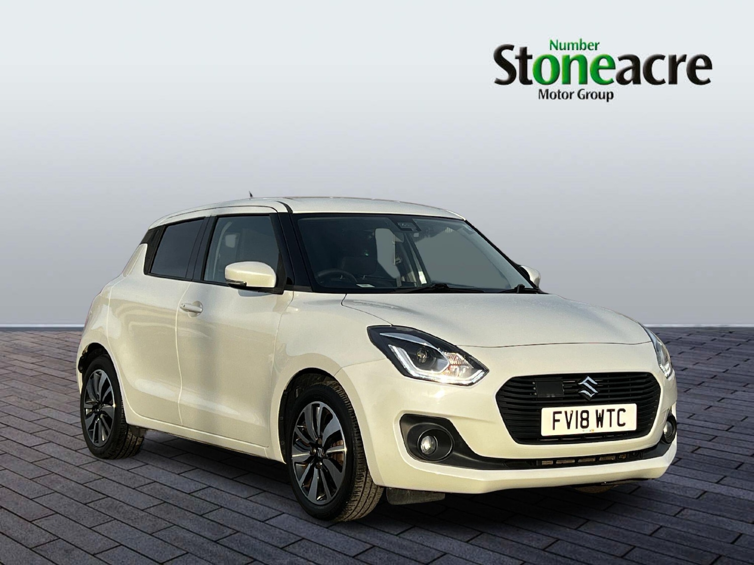 Used Suzuki Swift 2018 for sale - 76715244: Photo 1