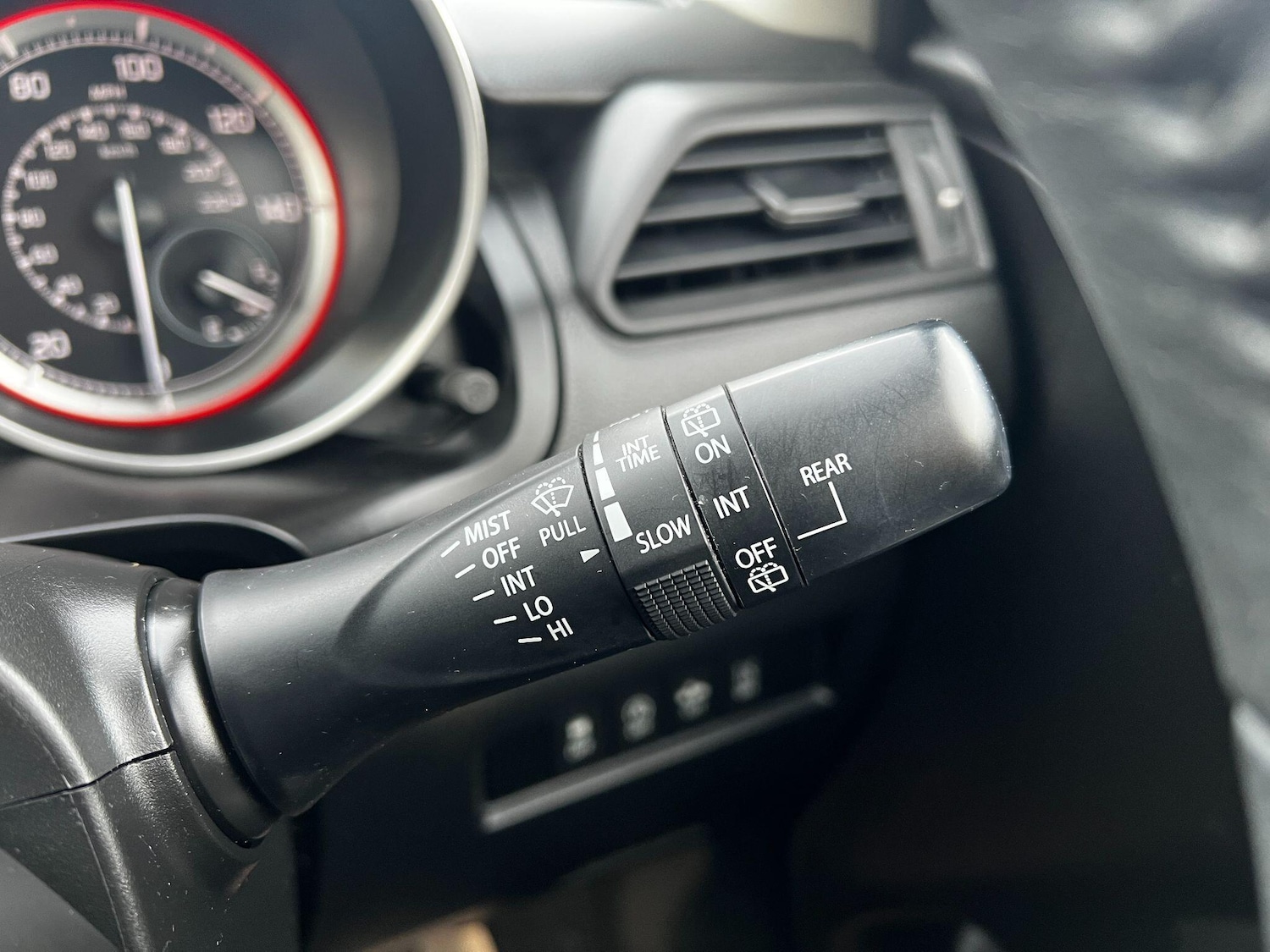 Used Suzuki Swift 2018 for sale - 76715244: Photo 15