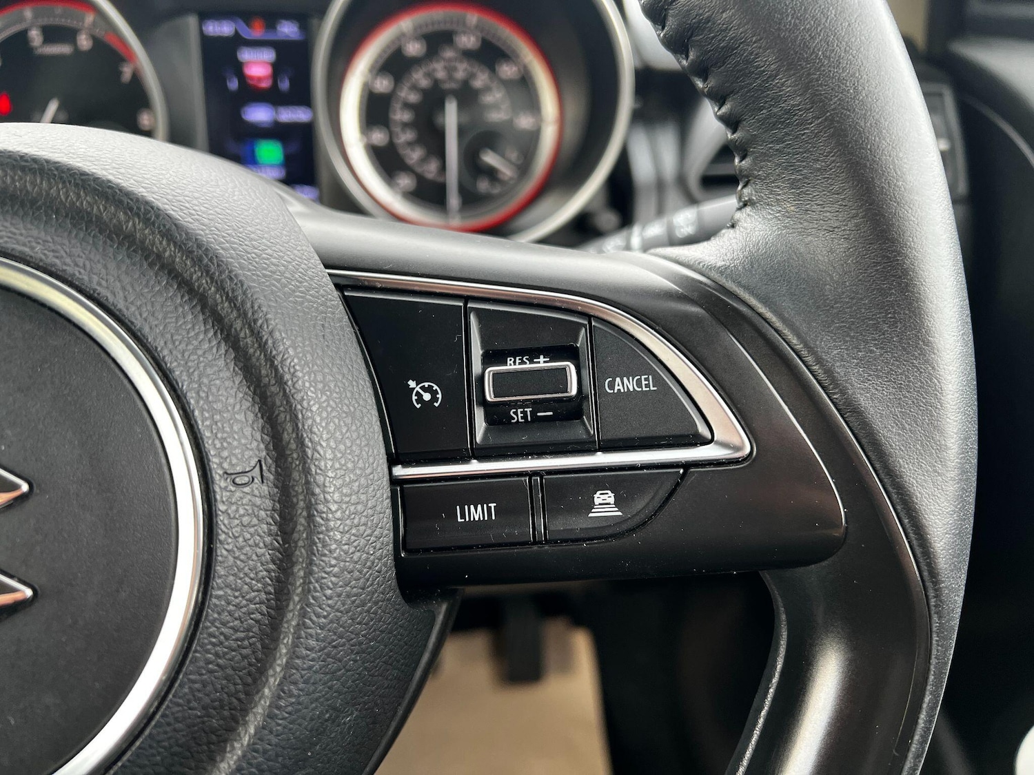 Used Suzuki Swift 2018 for sale - 76715244: Photo 19