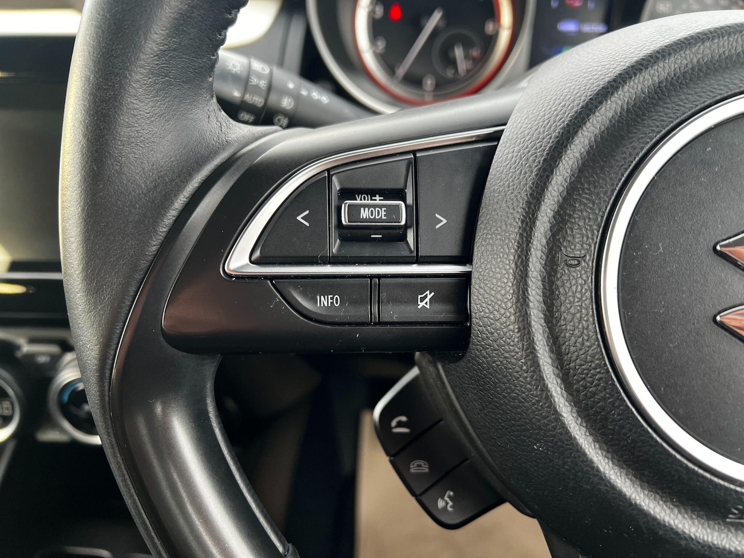 Used Suzuki Swift 2018 for sale - 76715244: Photo 20