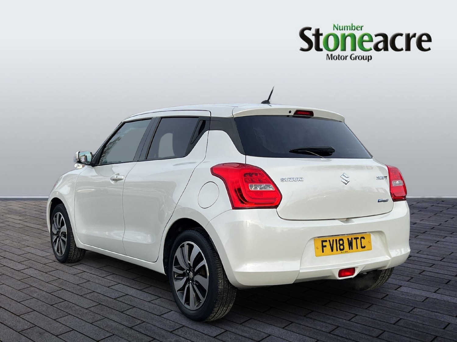 Used Suzuki Swift 2018 for sale - 76715244: Photo 4