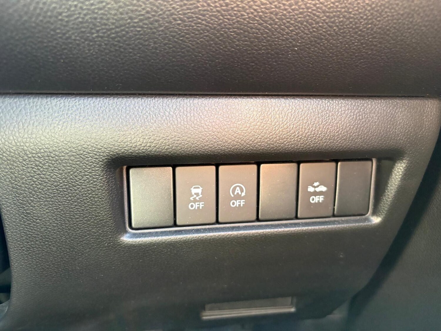 Used Suzuki Swift 2023 for sale - 77939384: Photo 25