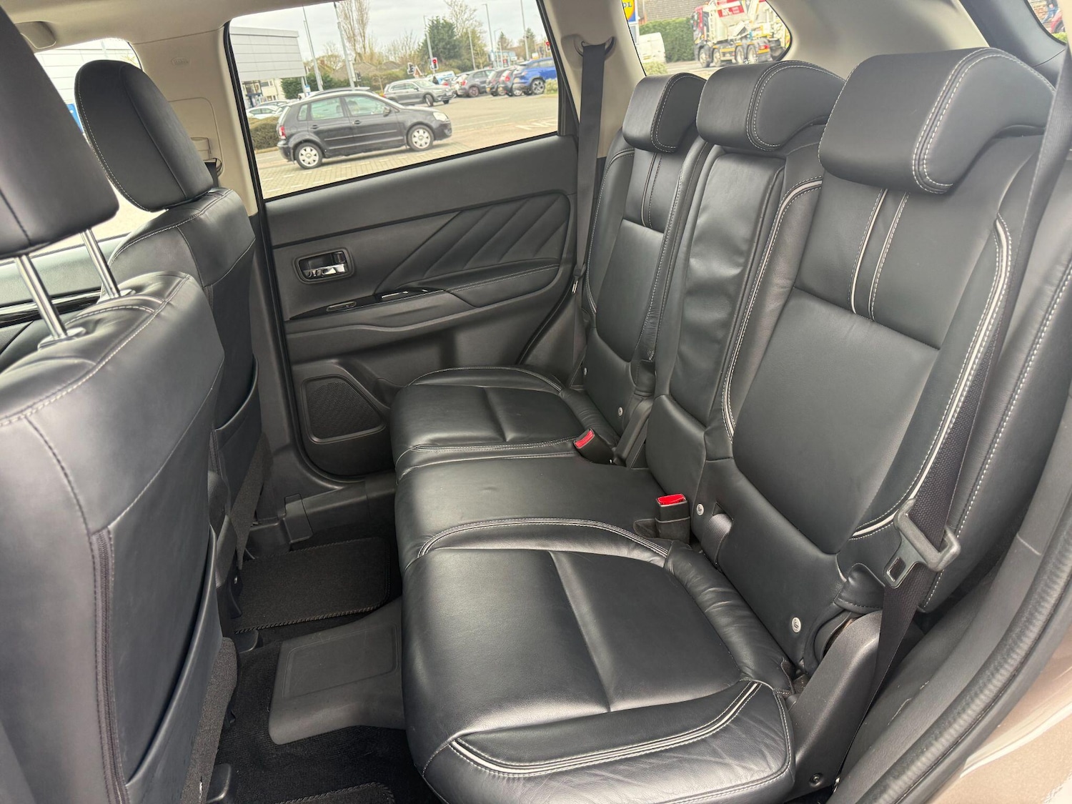 Used Mitsubishi Outlander 2016 for sale - 77958332: Photo 24