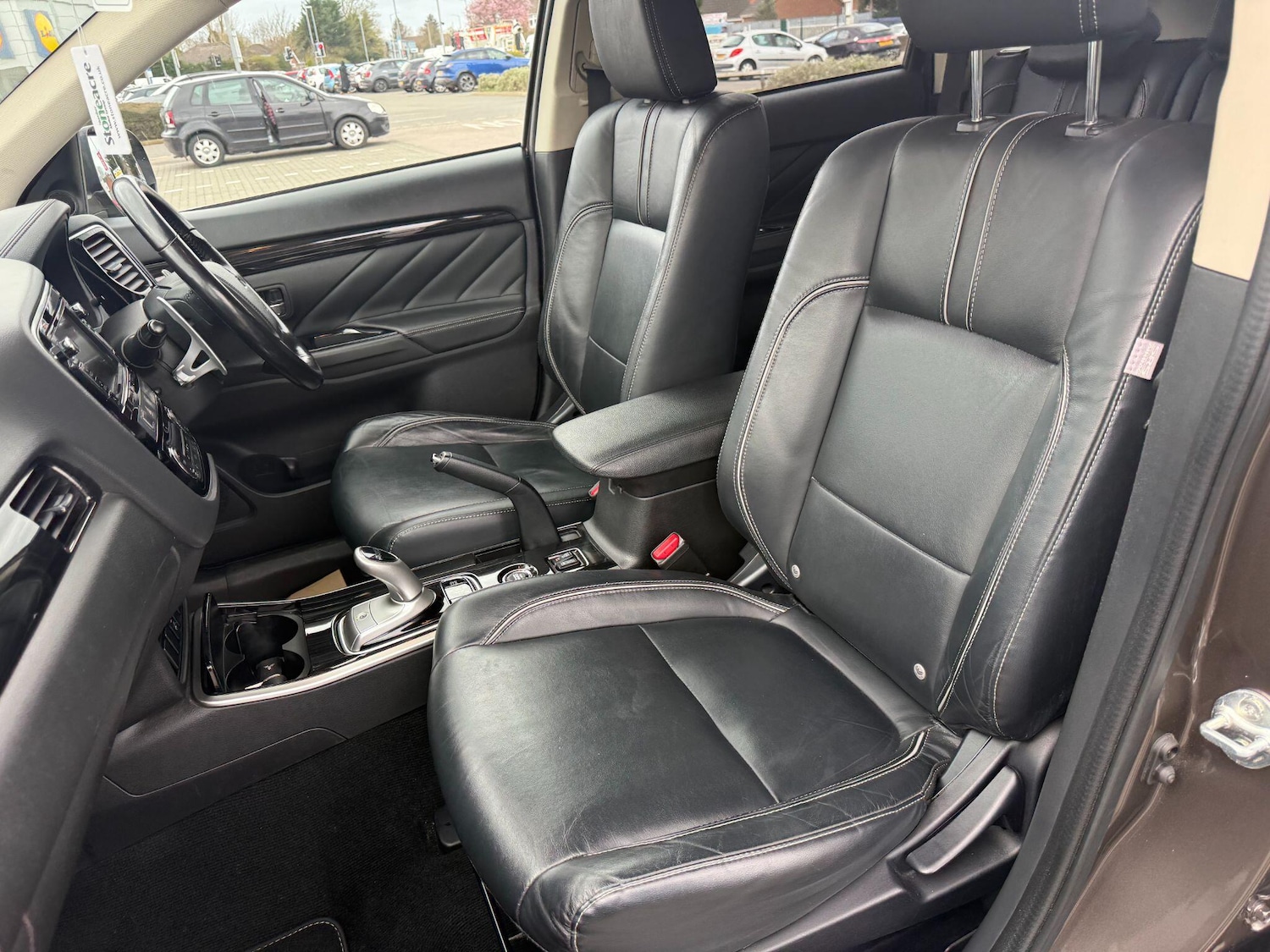 Used Mitsubishi Outlander 2016 for sale - 77958332: Photo 27