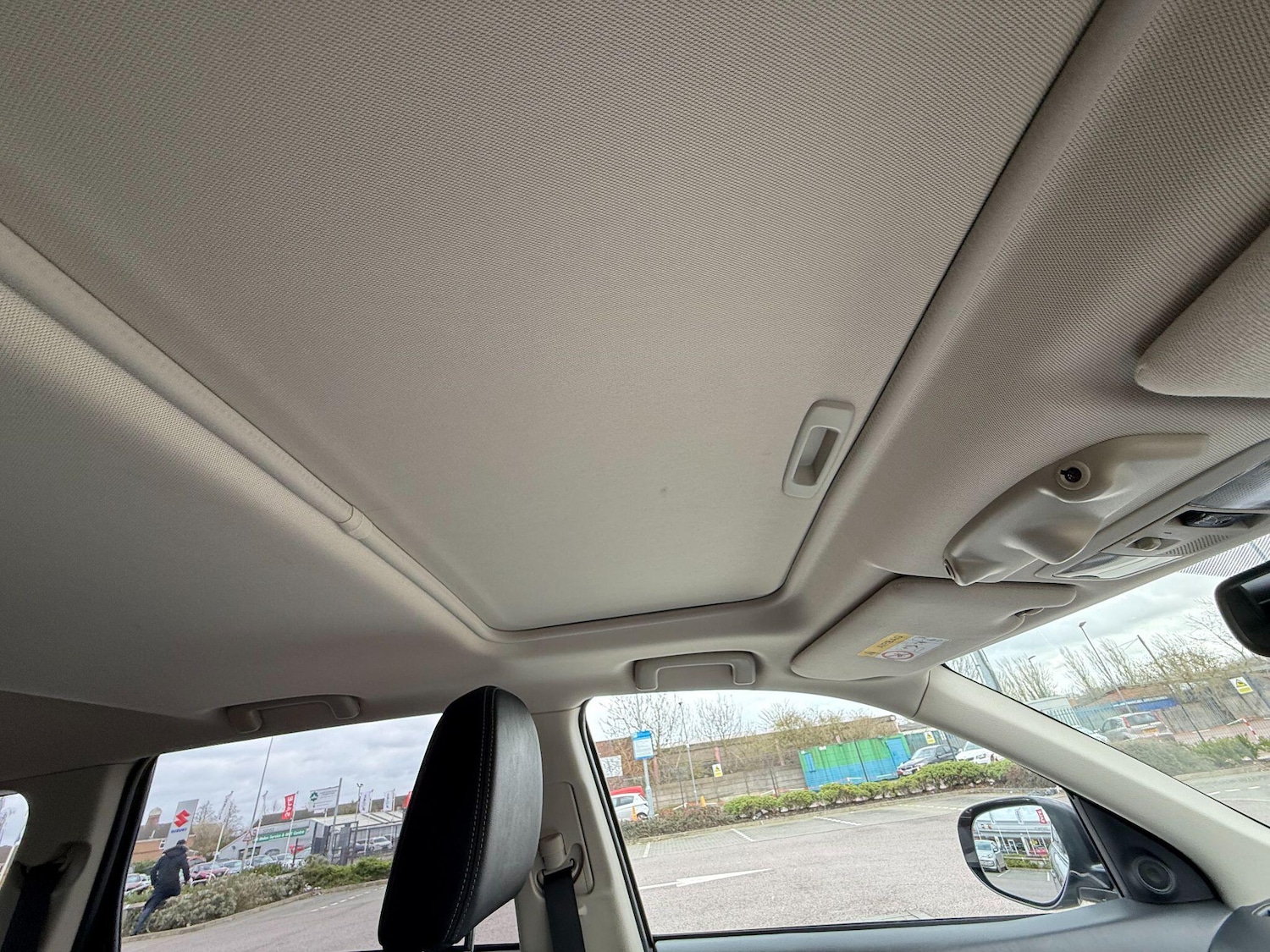 Used Mitsubishi Outlander 2016 for sale - 77958332: Photo 60