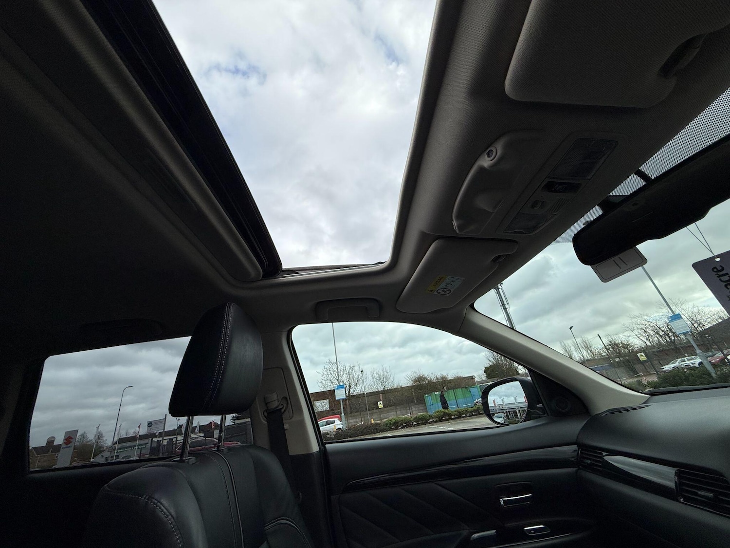 Used Mitsubishi Outlander 2016 for sale - 77958332: Photo 63