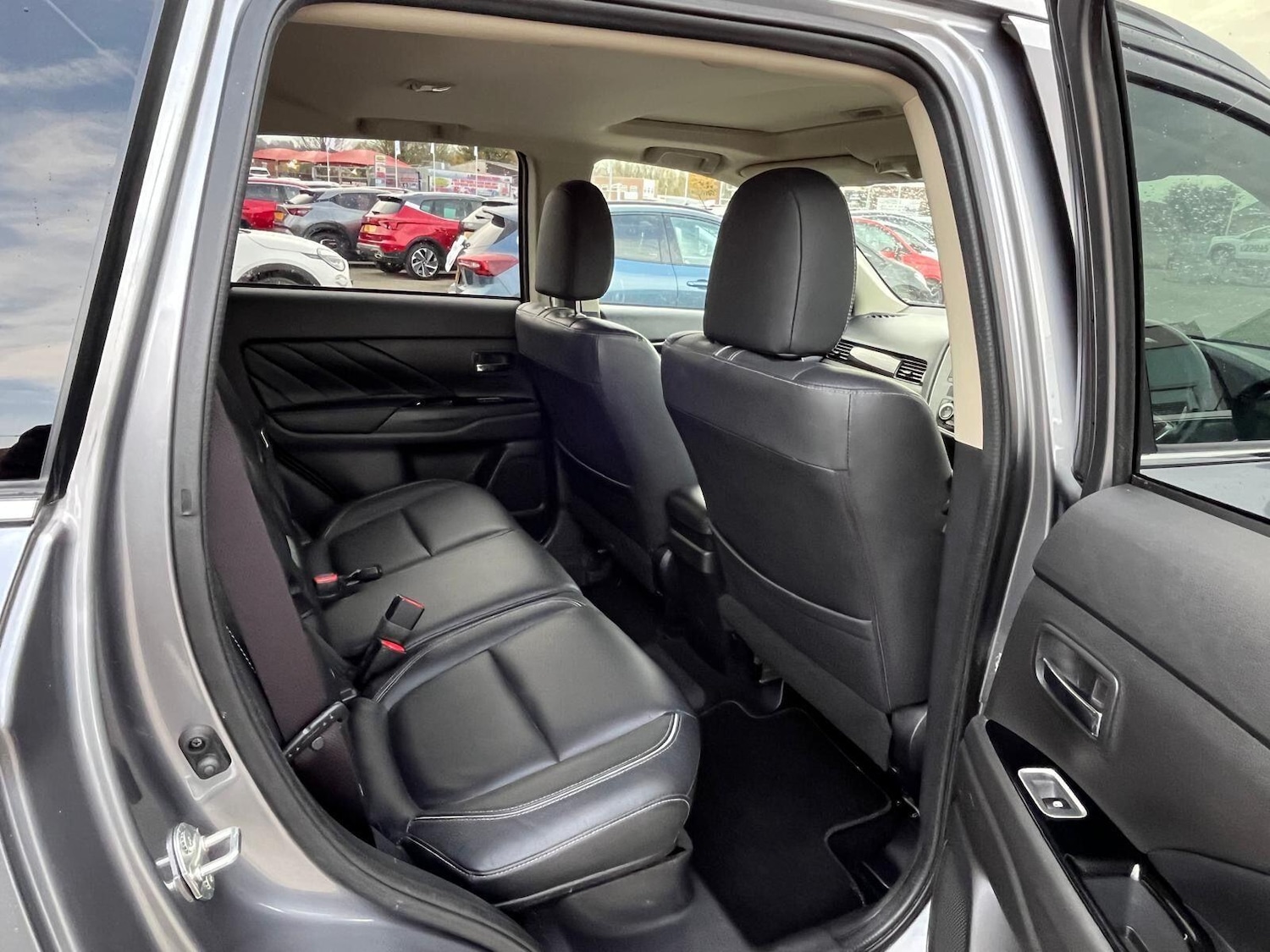 Used Mitsubishi Outlander 2017 for sale - 76512054: Photo 15