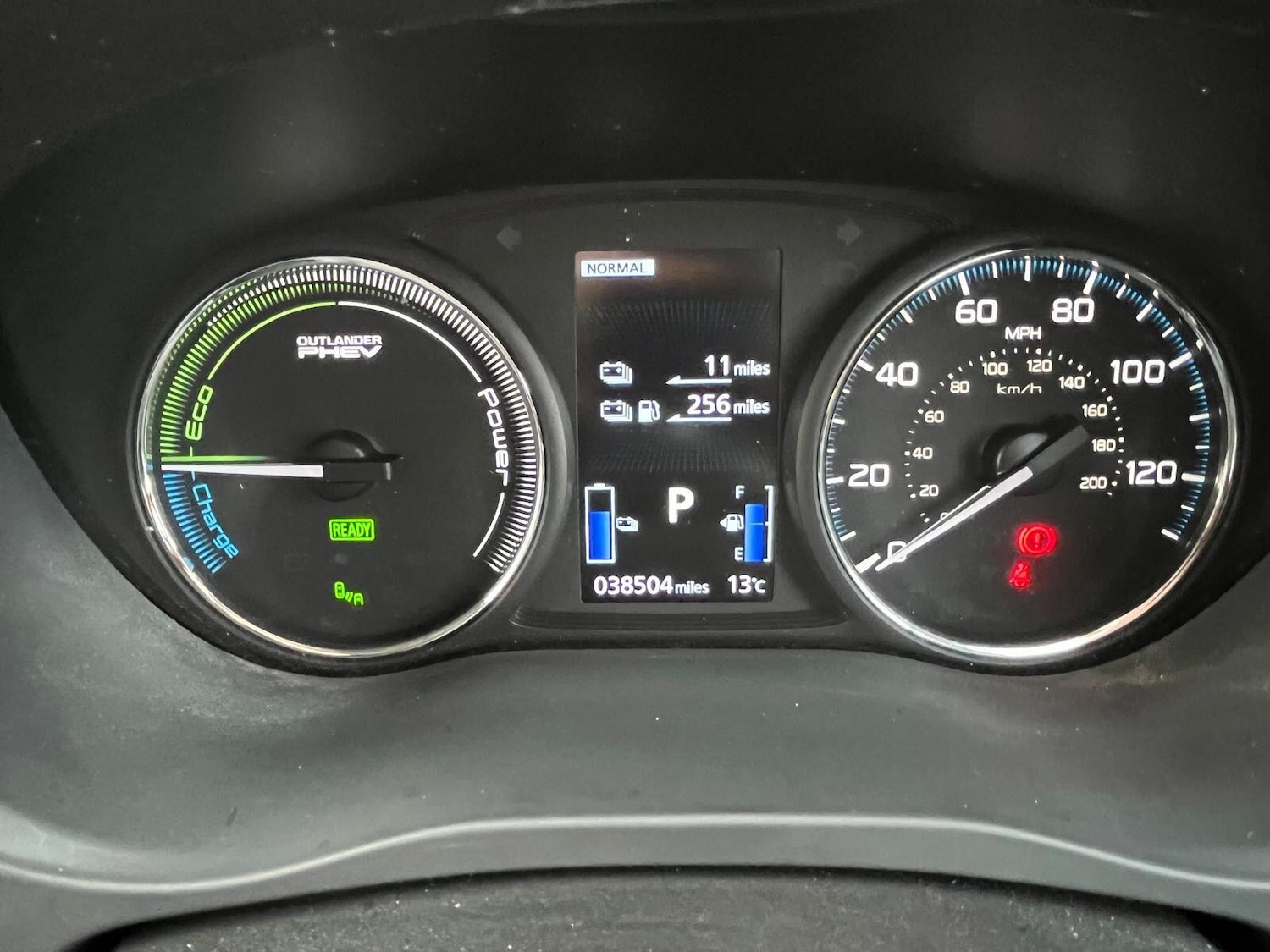 Used Mitsubishi Outlander 2017 for sale - 76512054: Photo 37