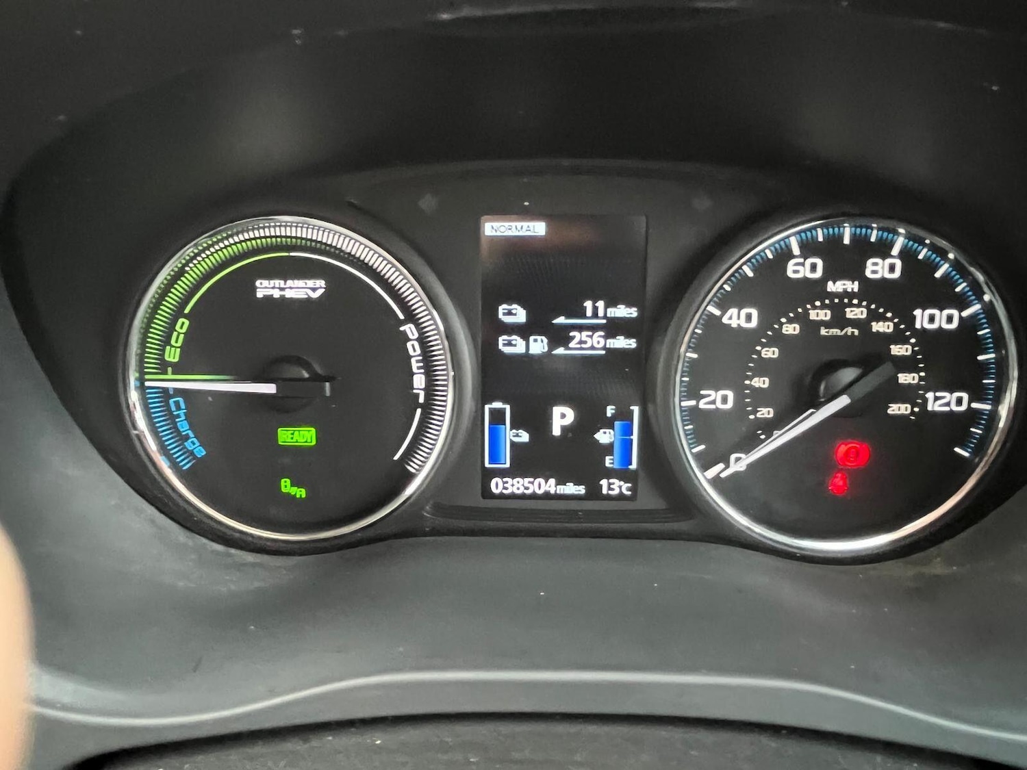 Used Mitsubishi Outlander 2017 for sale - 76512054: Photo 39