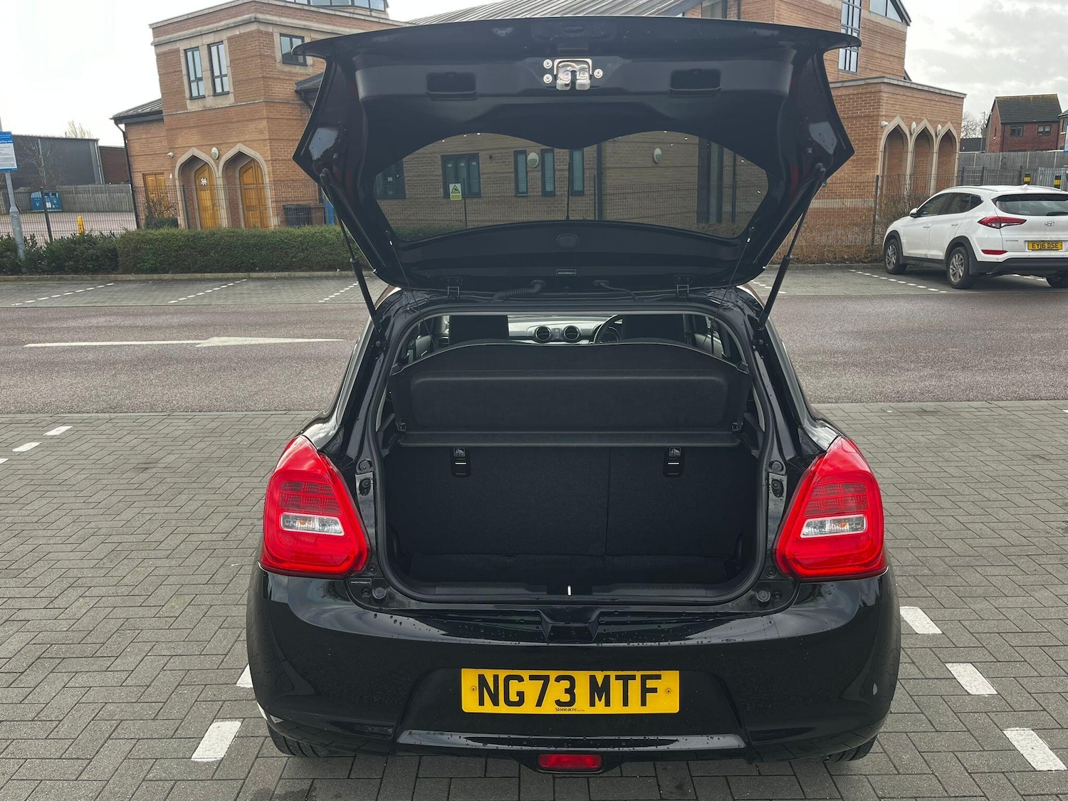 Used Suzuki Swift 2024 for sale - 77710033: Photo 32