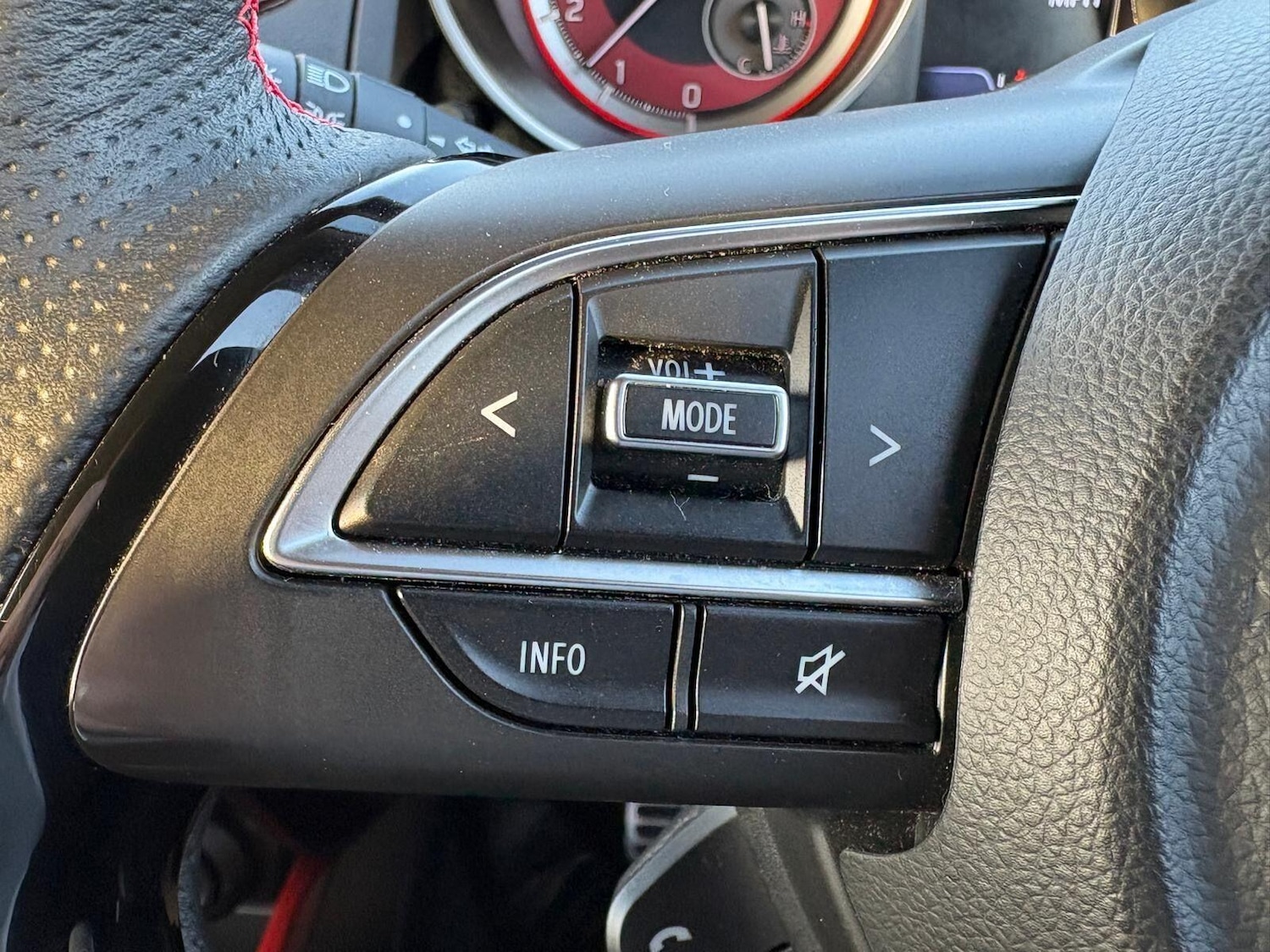 Used Suzuki Swift 2023 for sale - 77769034: Photo 18