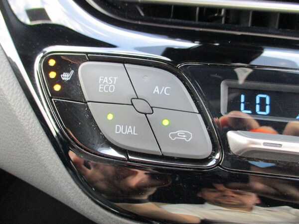 Used Toyota C-HR 2022 for sale - 75624088: Photo 28