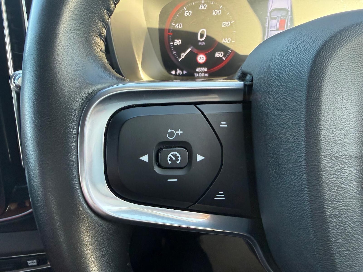 Used Volvo XC40 2019 for sale - 76780773: Photo 15