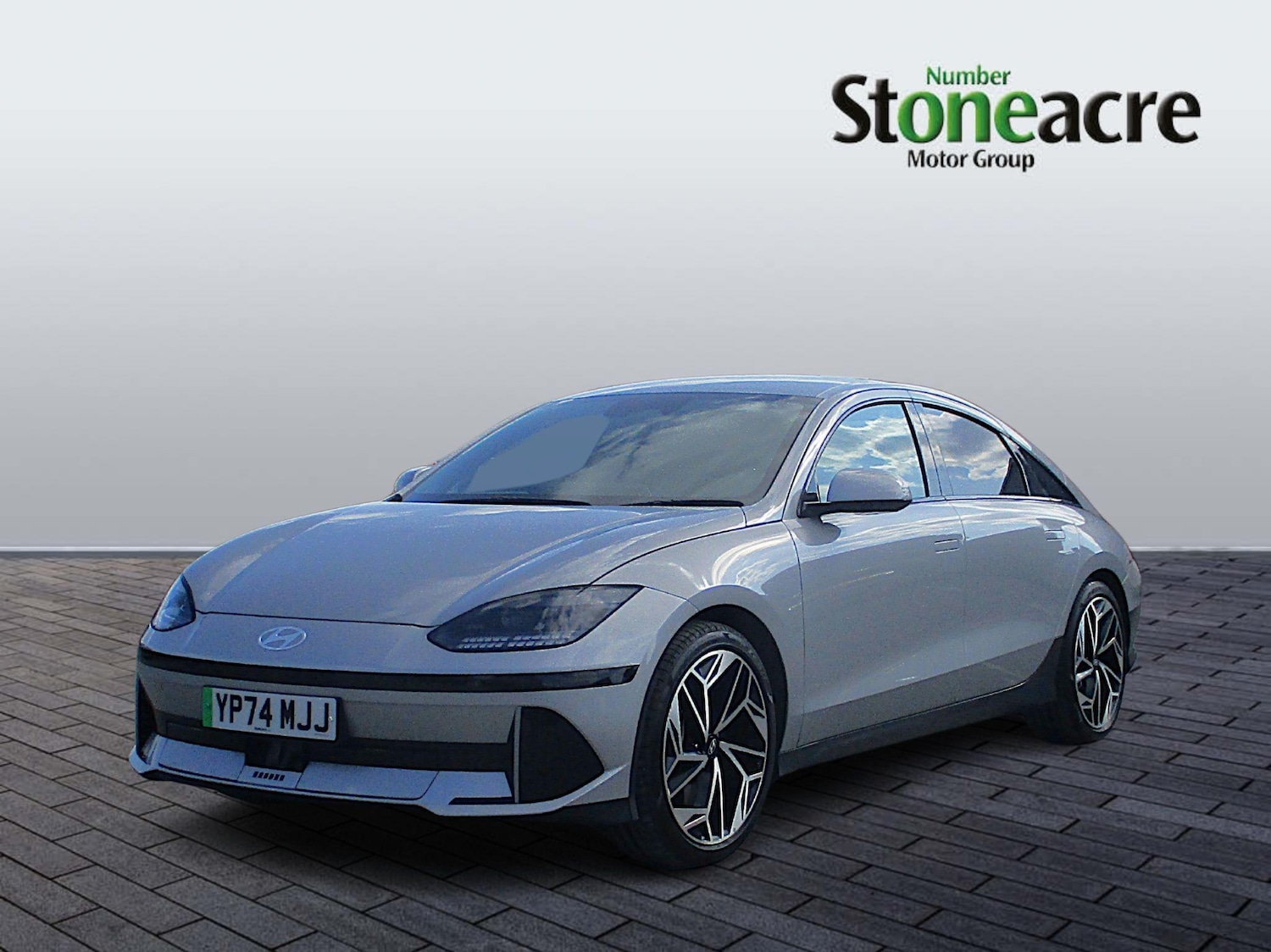 Used Hyundai IONIQ 6 2024 for sale - 76990103: Photo 3