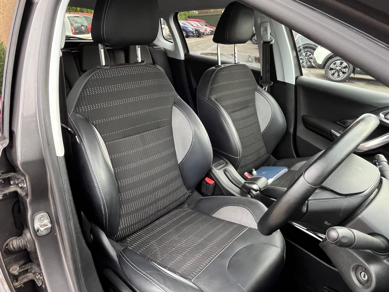 Used Peugeot 2008 2017 for sale - 76512536: Photo 12