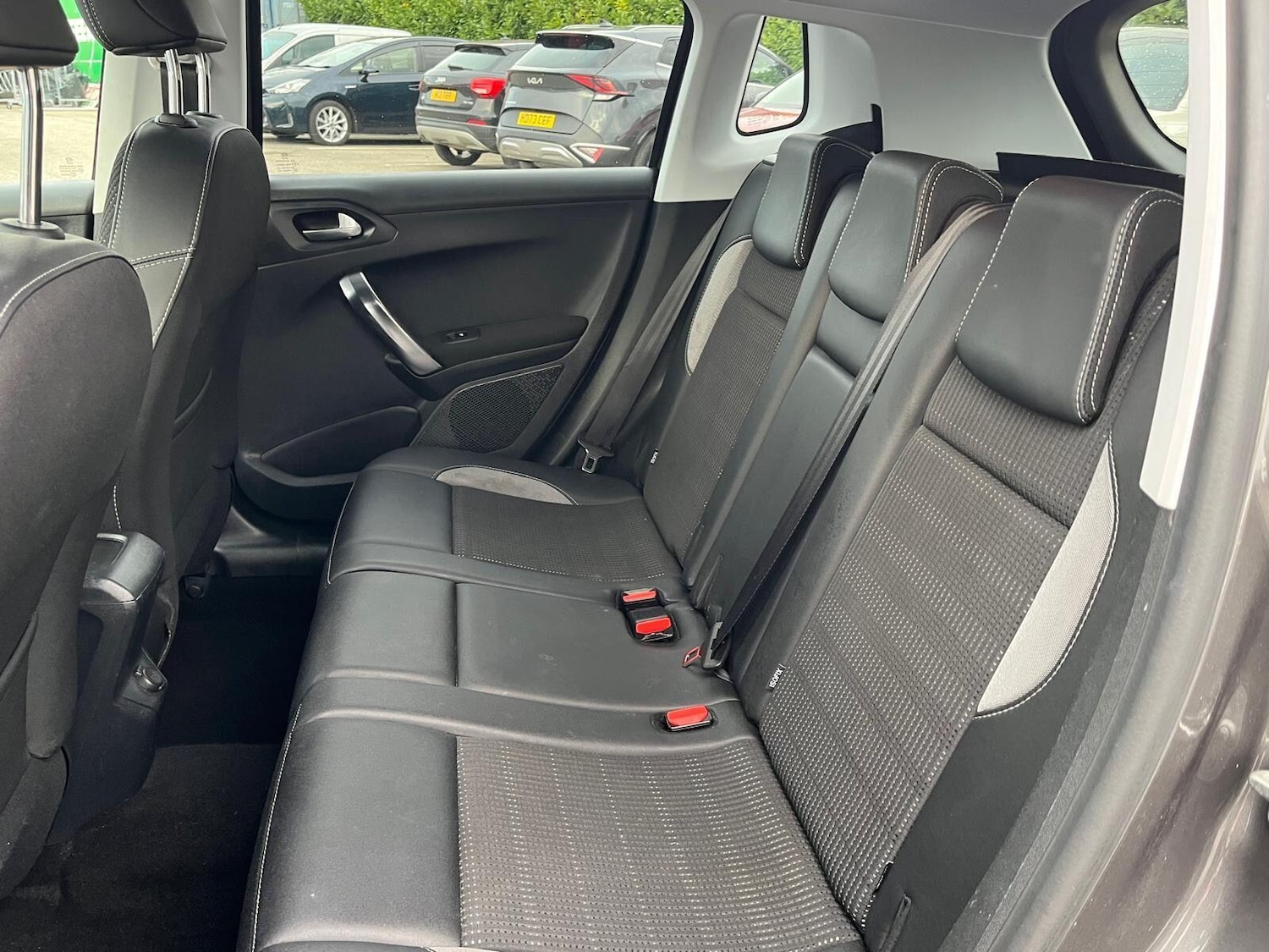 Used Peugeot 2008 2017 for sale - 76512536: Photo 17