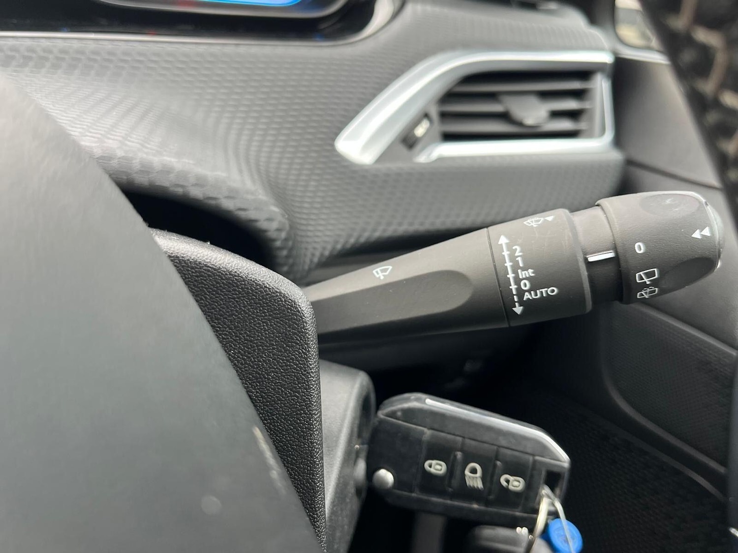 Used Peugeot 2008 2017 for sale - 76512536: Photo 21