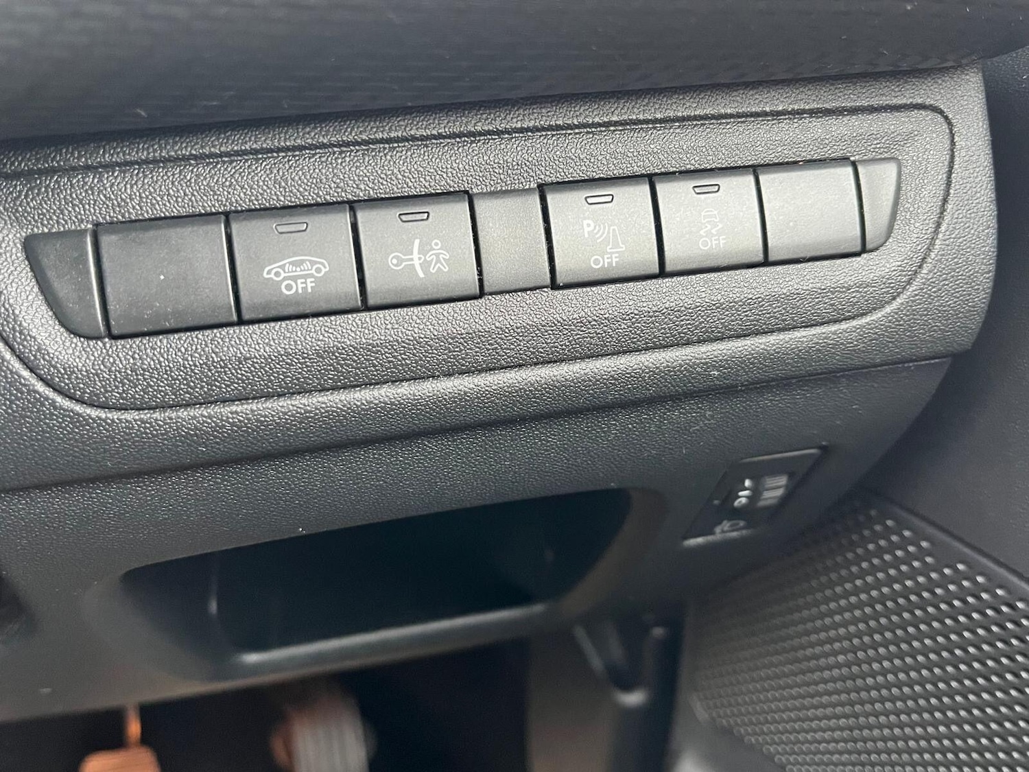 Used Peugeot 2008 2017 for sale - 76512536: Photo 22