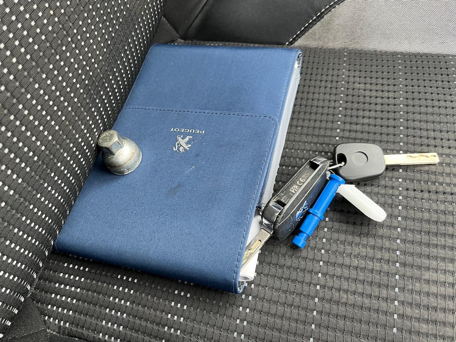 Used Peugeot 2008 2017 for sale - 76512536: Photo 27