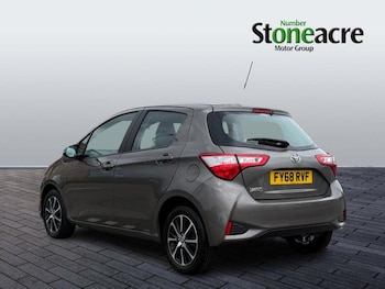 Used Toyota Yaris 2018 for sale - 78982597: Photo