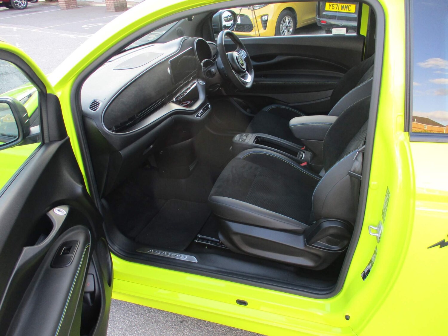 Used Abarth 500 2024 for sale - 77709685: Photo 11