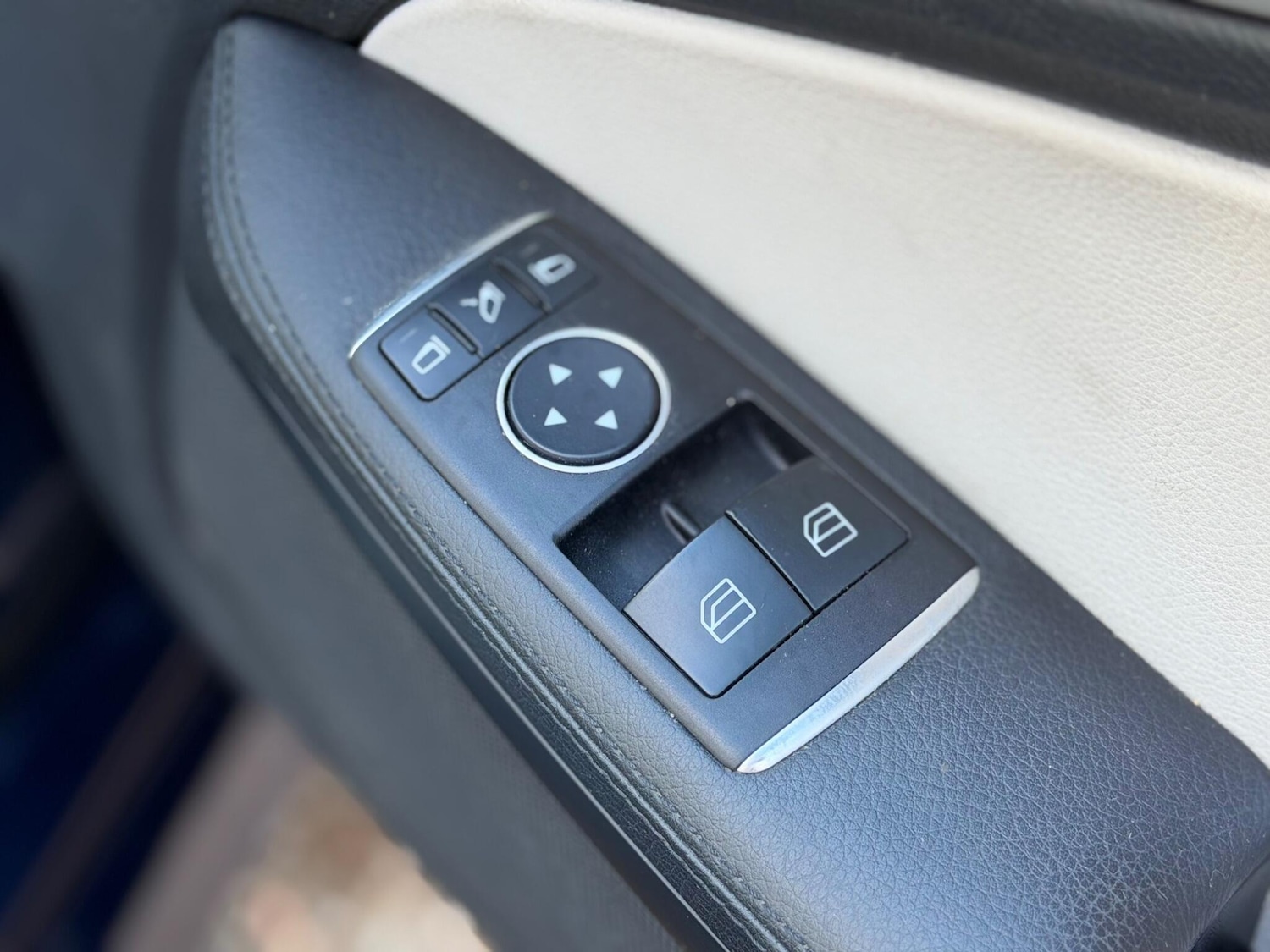 Used Mercedes-Benz SLK 2015 for sale - 77470434: Photo 11