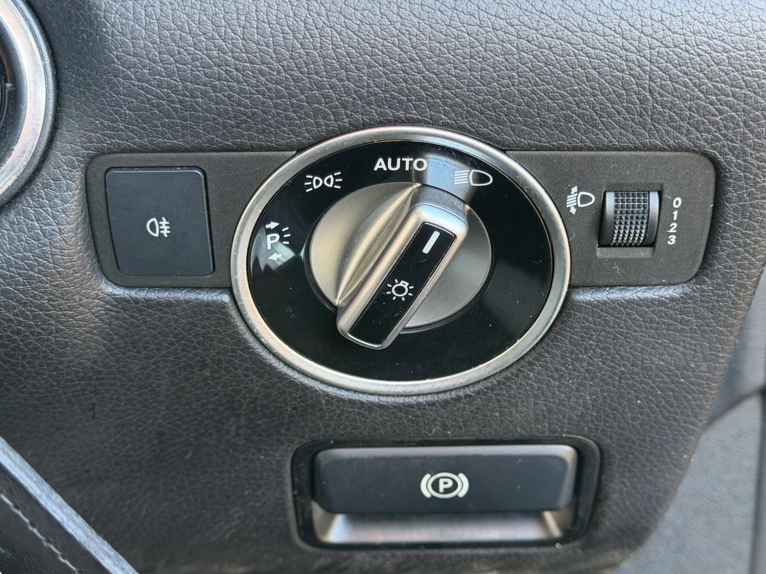 Used Mercedes-Benz SLK 2015 for sale - 77470434: Photo 12