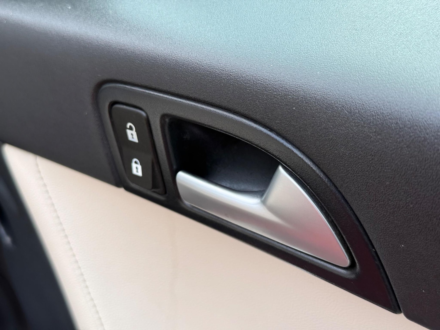 Used Volvo V50 2011 for sale - 77470480: Photo 13