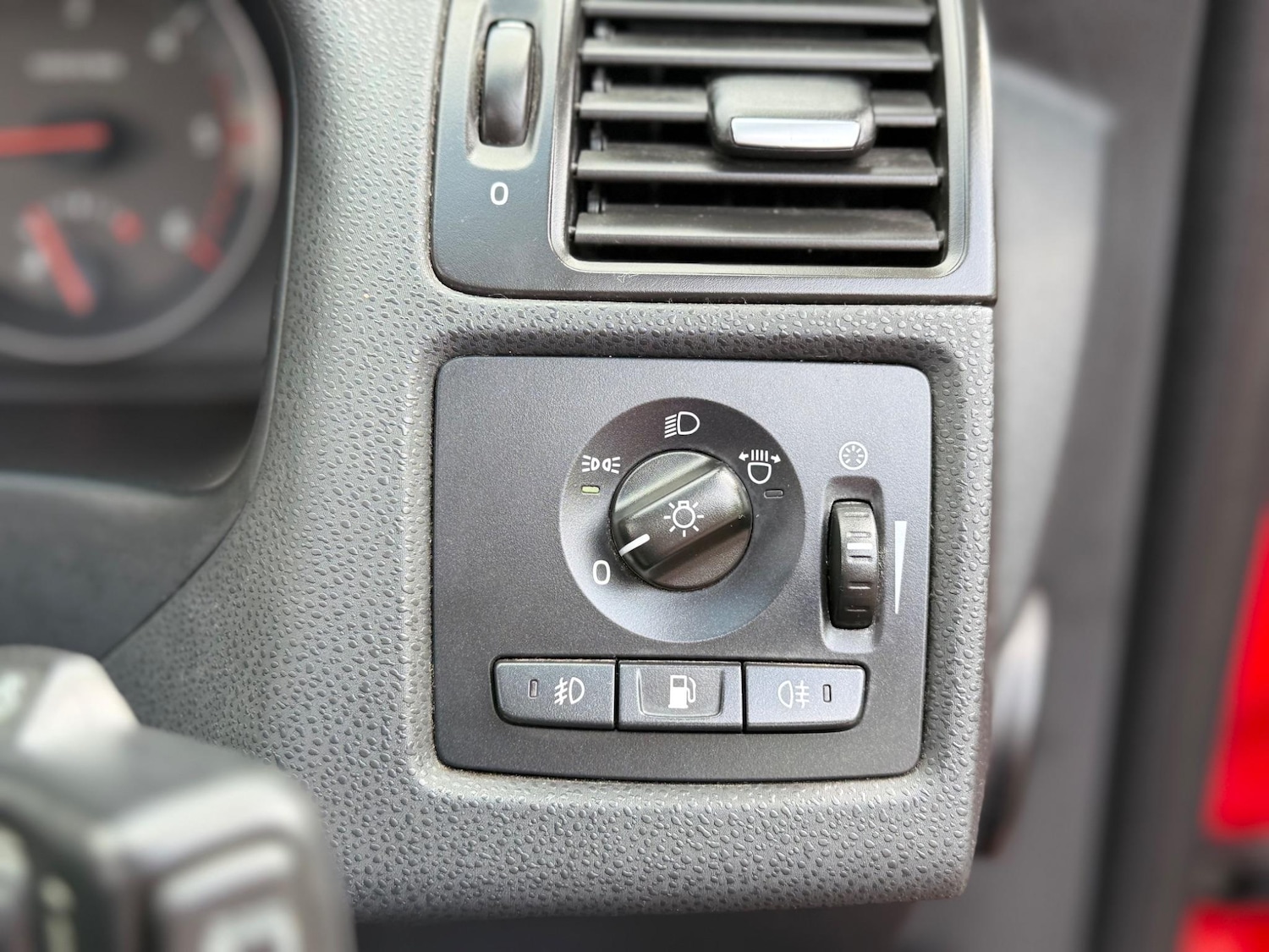 Used Volvo V50 2011 for sale - 77470480: Photo 15