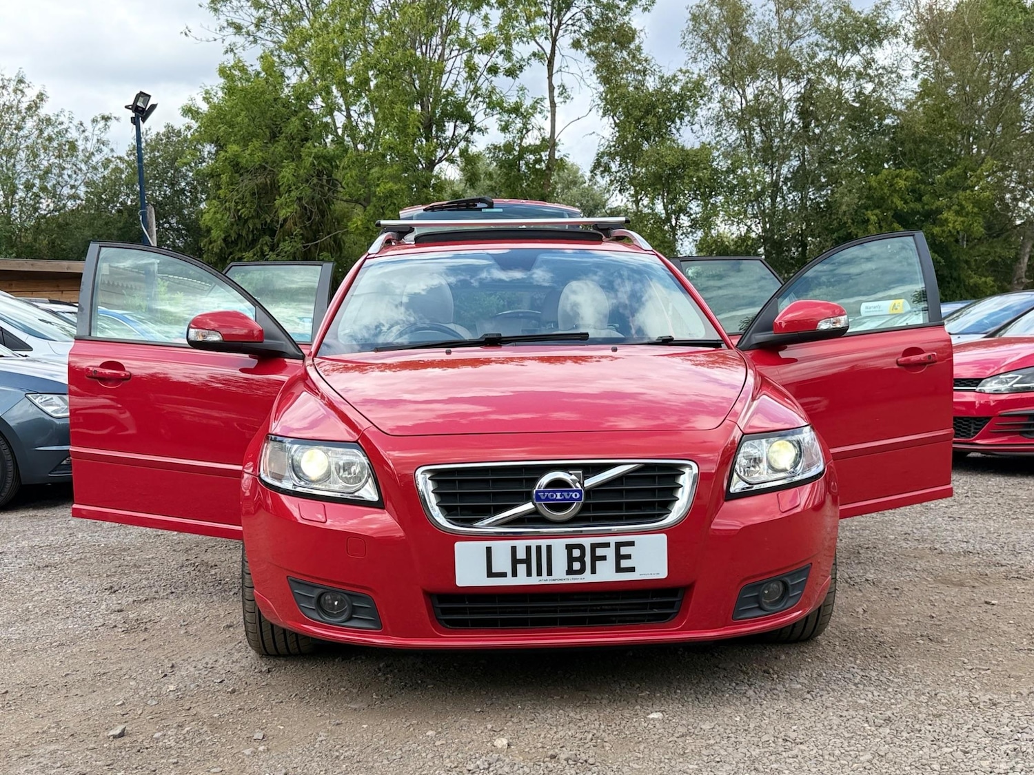 Used Volvo V50 2011 for sale - 77470480: Photo 3