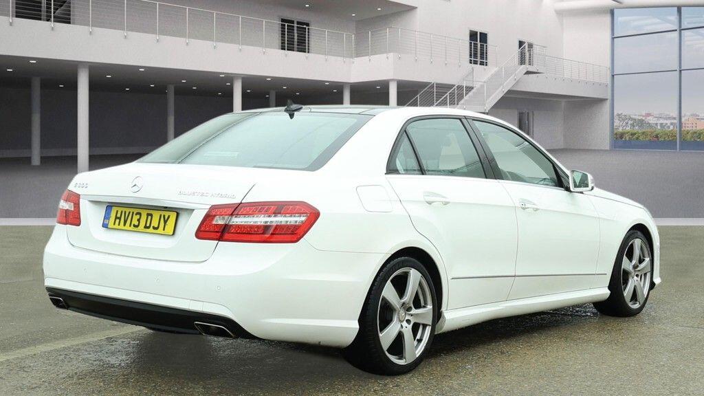 Used Mercedes-Benz E Class 2013 for sale - 77658513: Photo 4