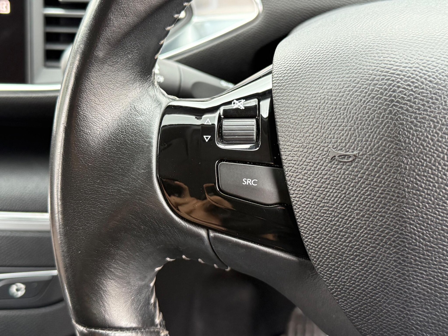 Used Peugeot 308 2014 for sale - 77470482: Photo 15