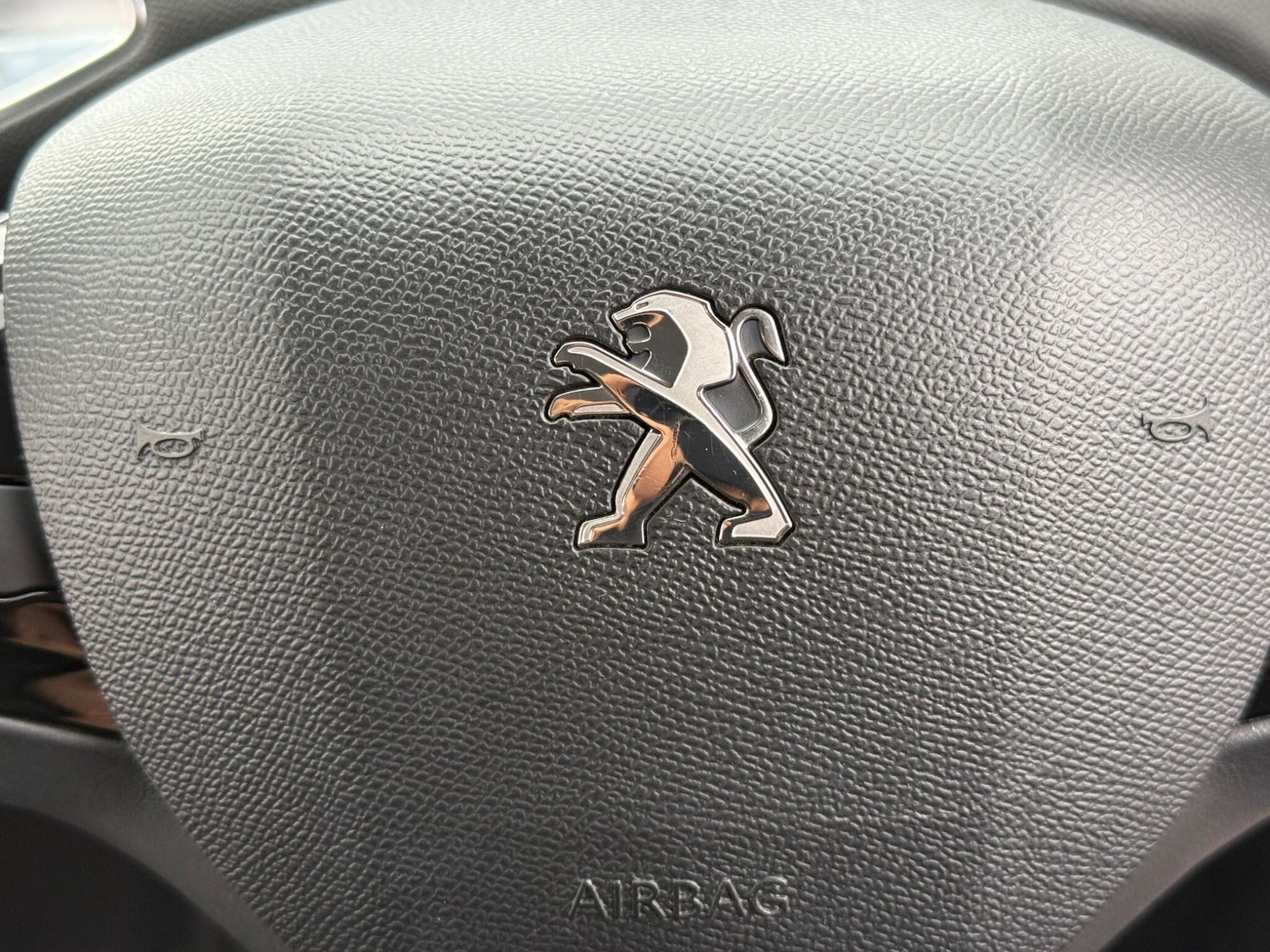 Used Peugeot 308 2014 for sale - 77470482: Photo 16