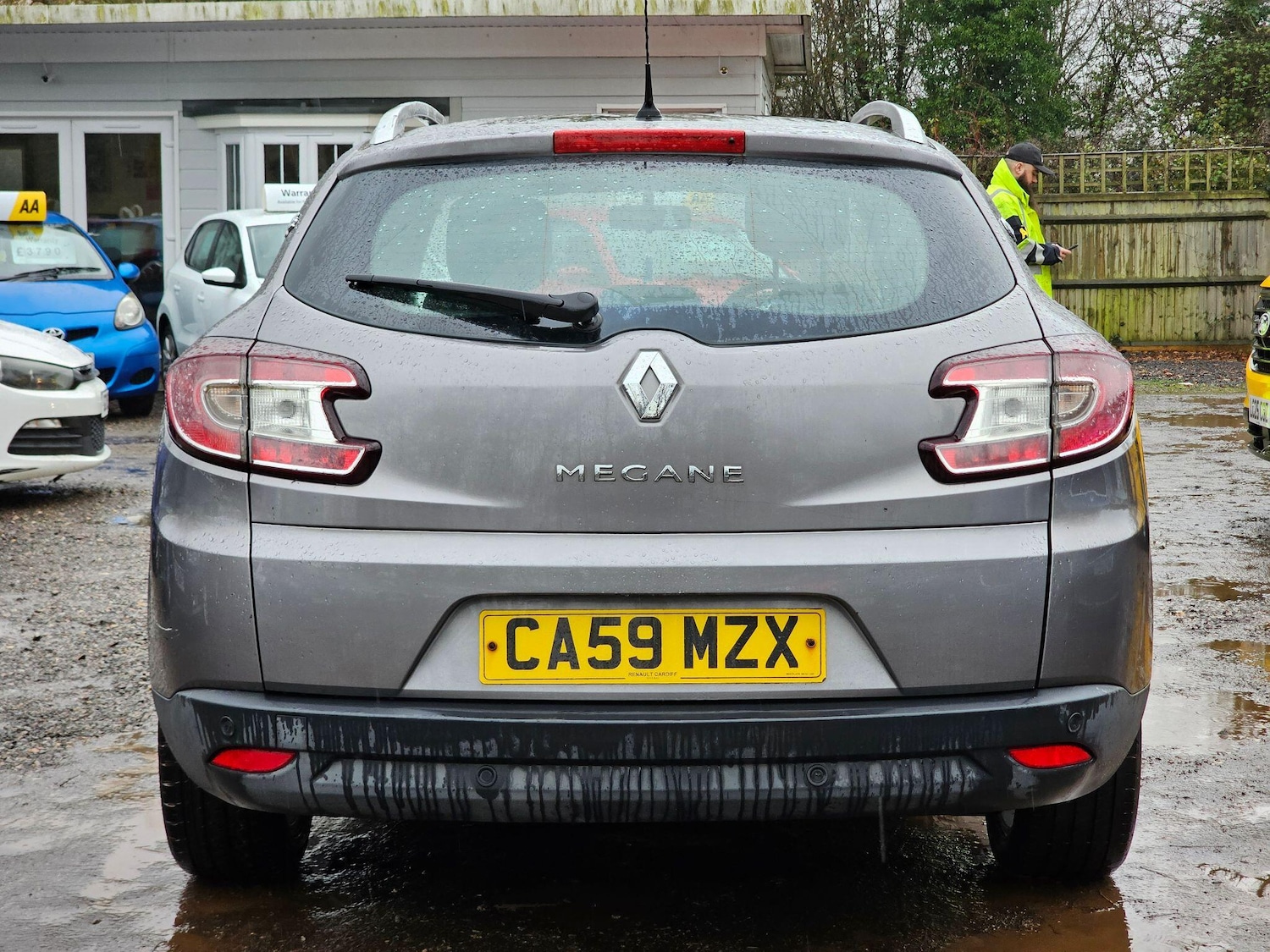 Used Renault Megane 2010 for sale - 77470436: Photo 11