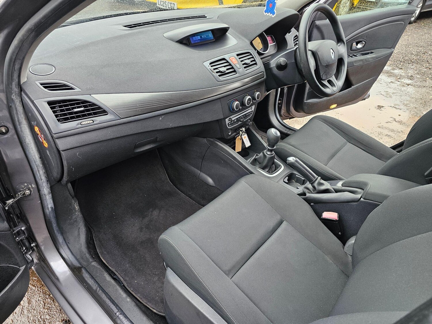 Used Renault Megane 2010 for sale - 77470436: Photo 30