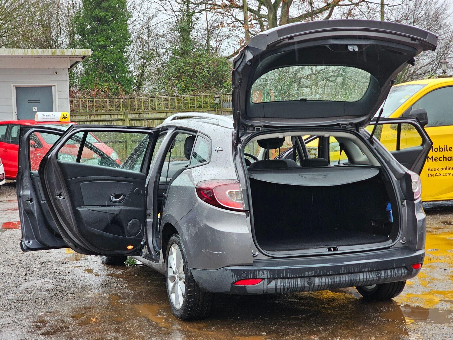 Used Renault Megane 2010 for sale - 77470436: Photo 35