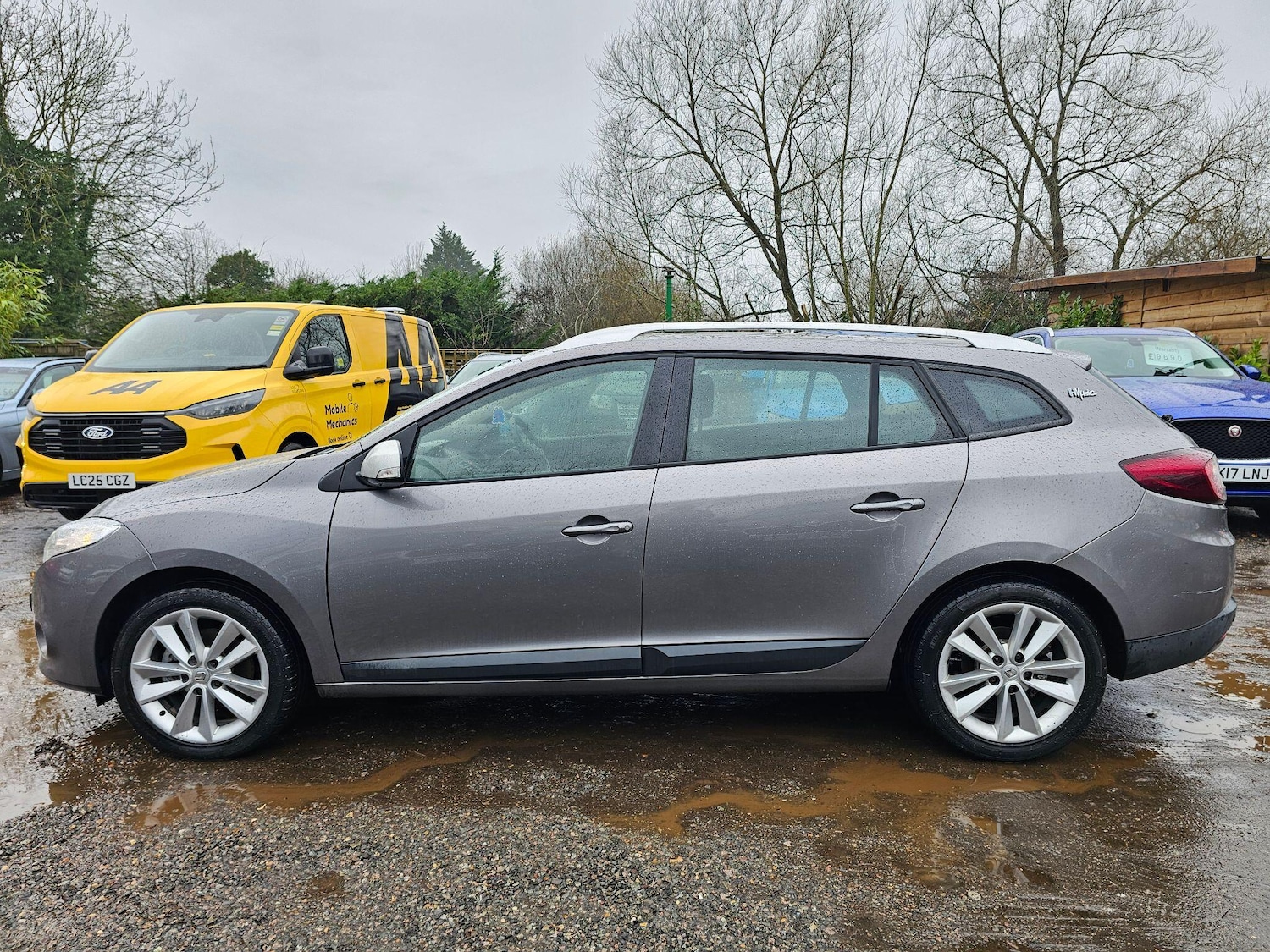 Used Renault Megane 2010 for sale - 77470436: Photo 9