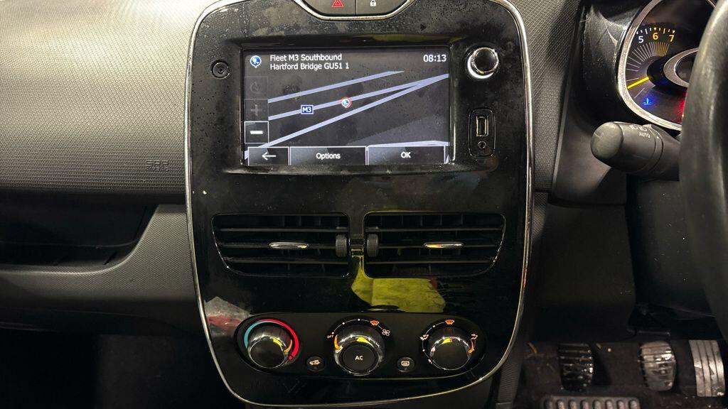 Used Renault Clio for sale - 77497530: Photo 29